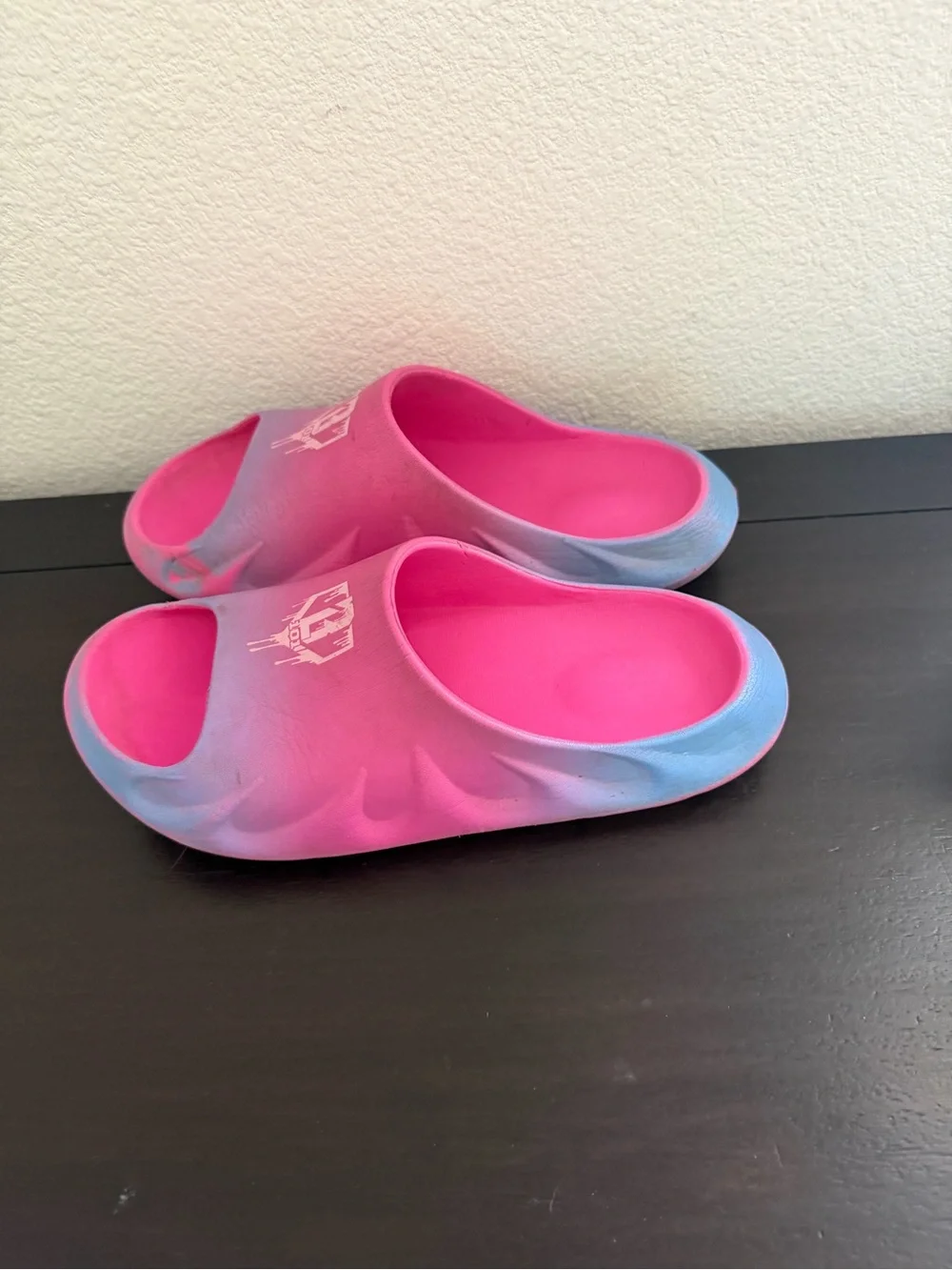 Baseball B 101 Pink Slide Sandals Youth size 4-5